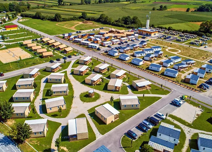 Eurocamp Mobile Homes Terme Catez キャンプ場 Brežice