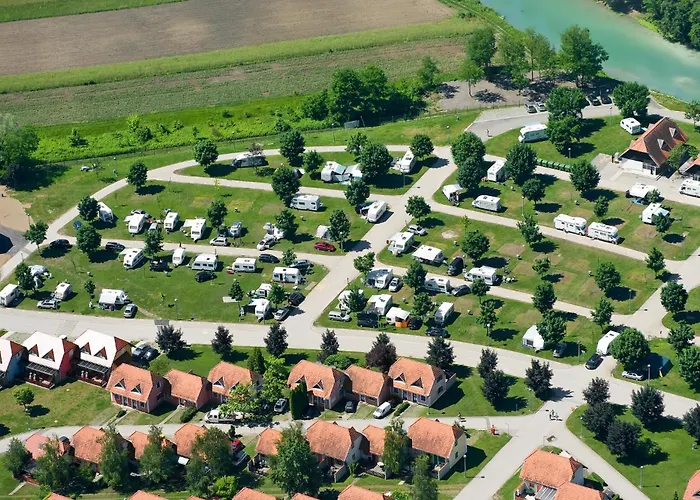 Eurocamp Mobile Homes Terme Catez キャンプ場 Brežice