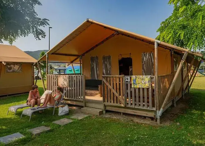 キャンプ場 Eurocamp Mobile Homes Terme Catez *